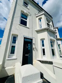 Seaside Town House Close to Walton Pier & Beach - Image 4