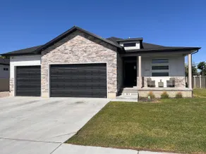 Spacious Modern House - Image 2