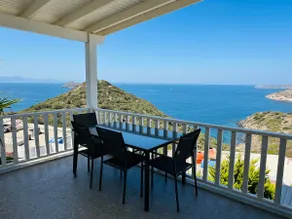 Villa with Breathtaking Views & Private Garden - Image 2