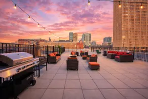 Stylish 2BR South Loop Unit Near McCormick Place - Image 5
