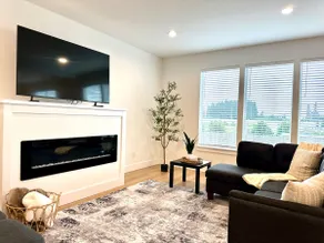 Cozy new built home 10 minutes away from Portland - Image 3