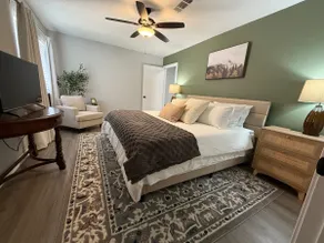 Cozy Townhome- Minutes to Kyle Field - Image 5