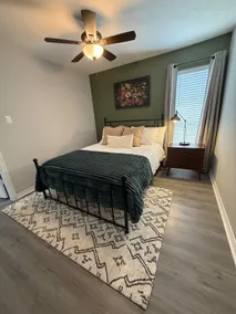 Cozy Townhome- Minutes to Kyle Field - Image 3