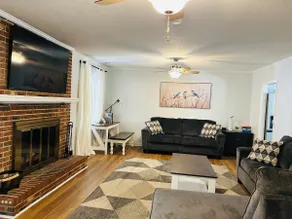 The Cozy Gray House - Image 3