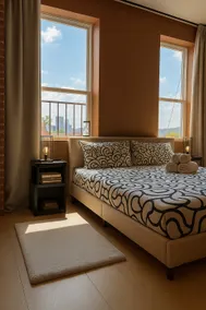 KING Bed • Modern City View Escape • Free Parking - Image 4