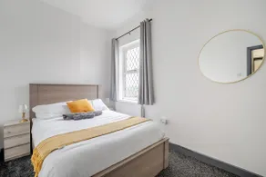 Modern 3-Bed. Garden. Parking. Near Alton Towers - Image 5