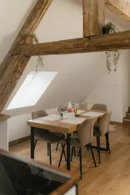 Left Bank: spacious & air-conditioned BD - Image 3