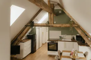 Left Bank: spacious & air-conditioned BD - Image 2