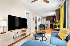 BuckLogan Nest | 3 BR | Walk to Blue Line & 606 - Image 3
