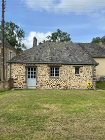 Charming farmhouse with garden and pool access - Image 2