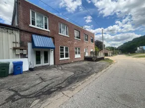 1st Fl 2BR Downtown + 2 Pkg - Image 2