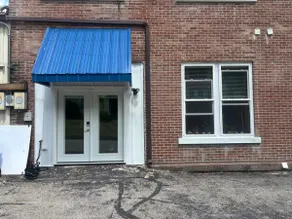 1st Fl 2BR Downtown + 2 Pkg - Image 3