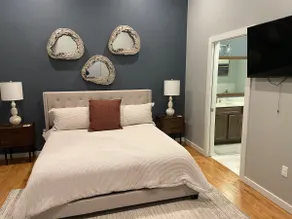Two bedroom at The W on Broadway - Image 3