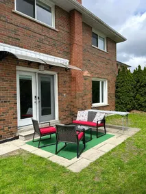 2 Bedrooms Unit in Toronto-Private Entry- Free Parking - Image 2