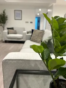 The Atria Suite - Harbour Apartment with Gym - Image 4