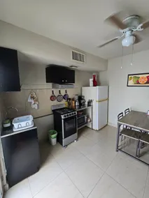 Comfortable apartment with covered electric garage - Image 2