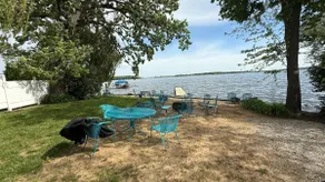 Lakeside Getaway 2 King Beds - Image 3
