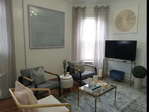 Luxurious Brownstone Apartment - World Cup Ready! - Image 3