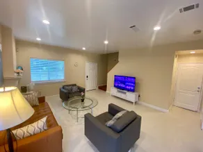 Newly Renovated Luxury Townhome - Image 4
