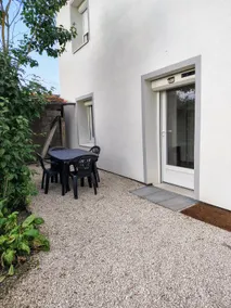 Studio with garden - Image 4