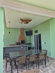 4-suite retreat with air conditioning and swimming pool - Image 3