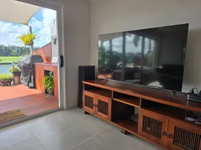 Relaxed Canal Front Townhouse with Beach Vibes - Image 5