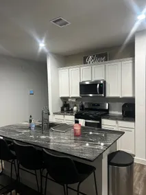 Modern 4BR Home - Image 3