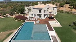 Grand Villa Estoi, Massive Pool, 20 min airport - Image 2