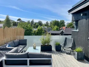 Sunny, welcoming, and family-friendly single-family home! - Image 4