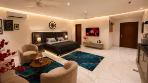 Luxury Apartment in Gulberg with City Center Views - Image 3