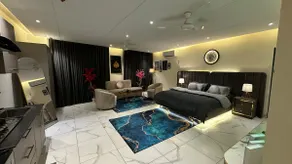 Luxury Apartment in Gulberg with City Center Views - Image 5
