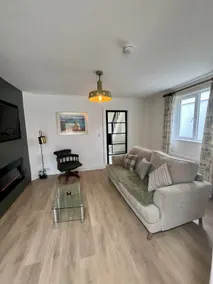 Newly Renovated Town House - Image 3