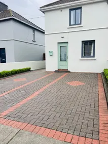 Newly Renovated Town House - Image 2