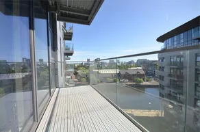 Luxe 2 Bed: Water View, Gym & Parking - Image 3