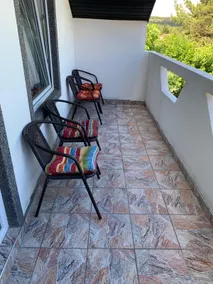 Upperfloor with beautiful view! - Image 4
