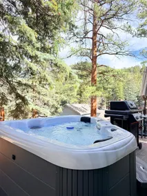 Cozy Mountain Escape w/ Hot Tub • Near RMNP - Image 3