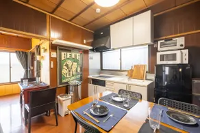 The entire building can accommodate up to 10 guests. 700 meters from Narita Station. Excellent access to Narita Airport and Narita-san! - Image 4