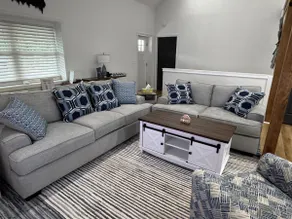 Hidden gem at the lake 4 bedrooms - Image 3