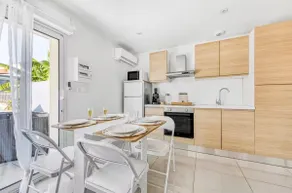 N•2 Estate between castles and beaches - Image 3
