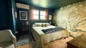 Botanical 2BR, steps to Hawk Haven, near Beaches - Image 2