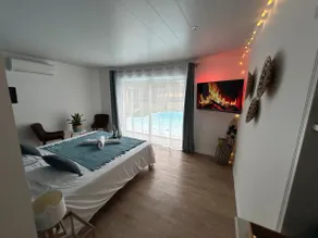 Little Paradise Private Suite, 35 m², Pool & Hot Tub - Image 5
