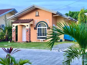 NJ's Cozy 3BR, Near Airport, Pool, Fast internet - Image 4