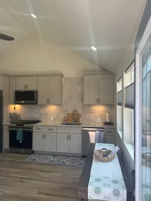 Cozy Beach Hideaway - Image 4