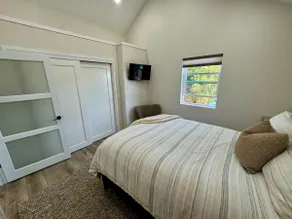 Cozy Beach Hideaway - Image 3