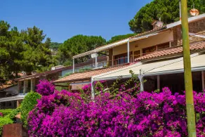 Panoramic villa with a terrace overlooking the sea - Image 4