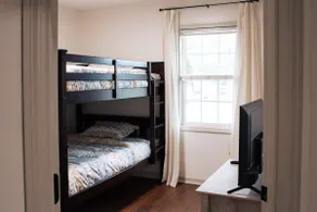 Easy I-95 Stop• Pet-Friendly• Sleeps 8• COZY PINES - Image 4