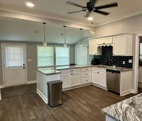 Convenient, Comfortable, & Pet Friendly! - Image 4