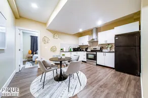Sanctuary Suite - KingBed - Wifi - Near WEM - Rogers - Image 3