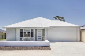 New: Salt & Serenity Holiday House - Heated Pool - Image 3