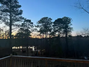 Charming Renovated Home Near Fayetteville, Rustic Retreat for Families - Image 2